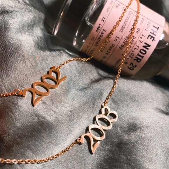 winter dunes best year necklace - Picture 2 of 9